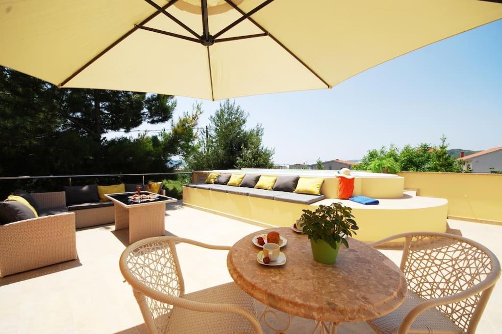 Apartmant With Pool 8 Kaštela Zewnętrze zdjęcie