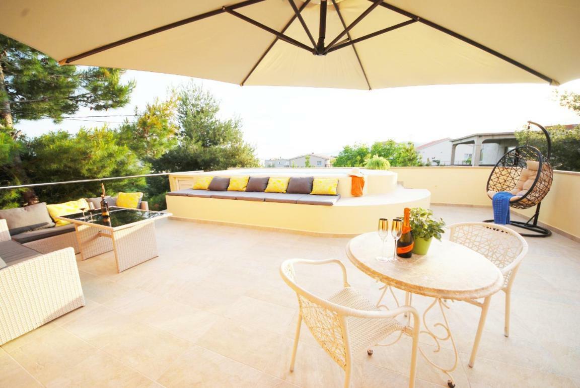 Apartmant With Pool 8 Kaštela Zewnętrze zdjęcie